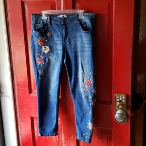 Flower Jean capris